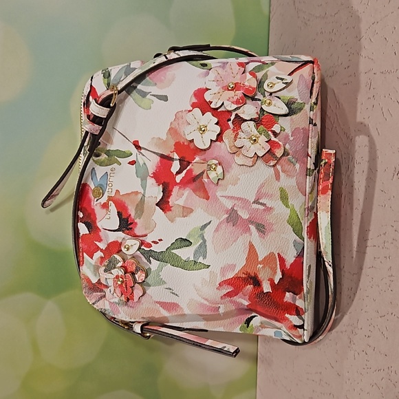 Liz Claiborne Handbags - Liz Claiborne floral crossbody adjustable strap pink floral adjustable strap EUC